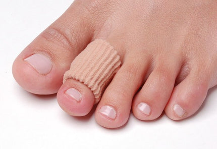 Qadam rolled gel toe pad for corns – in use