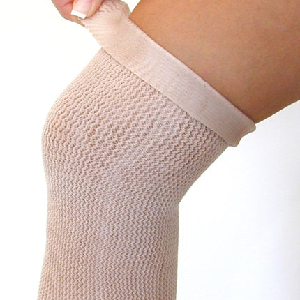 Qadam full-coated mineral-oil gel mesh sleeve – close-up detail